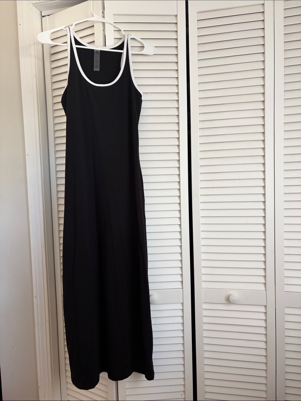 Lou & Grey Black Maxi Dress with White Trim
